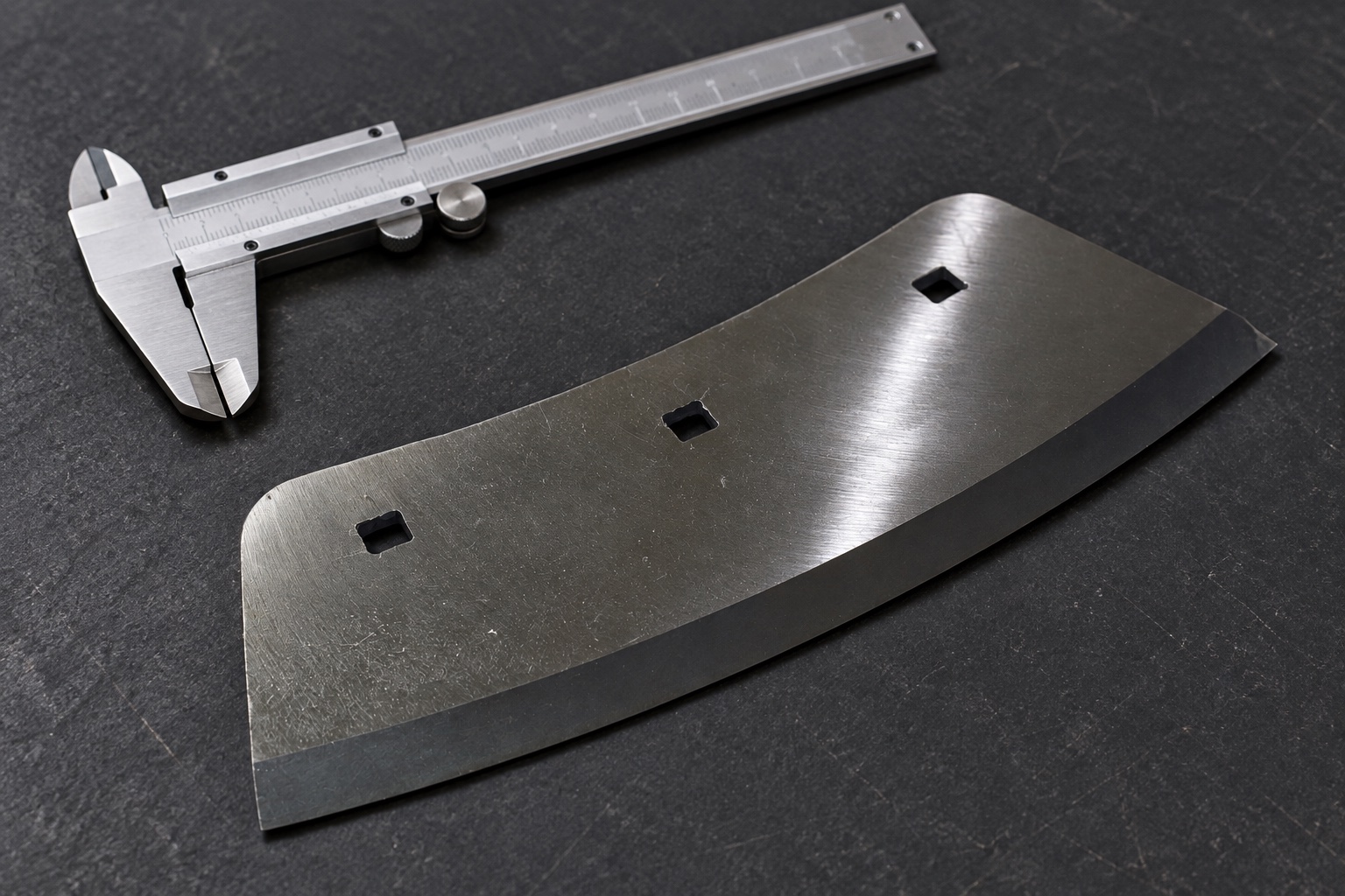 Chaff Cutter knife edge and mounting holes inspected against the supplied real blade shape